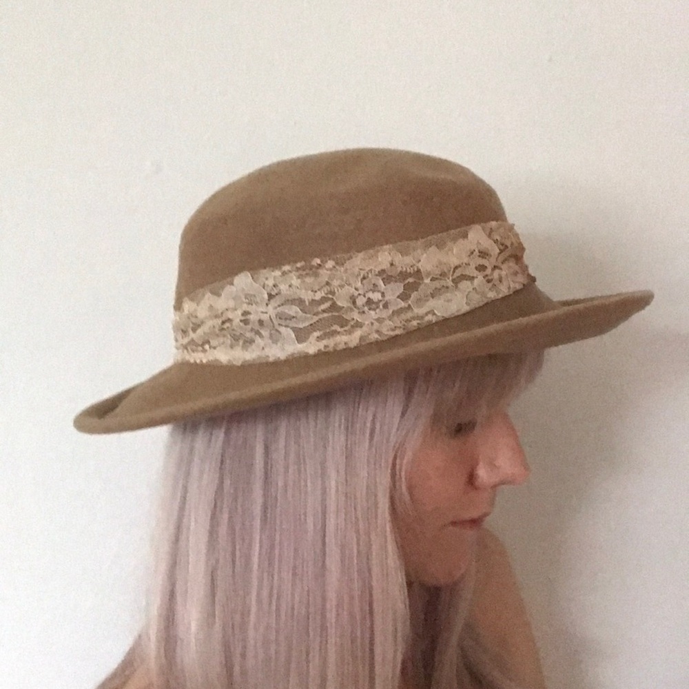Adorable camel felt wide brim hat